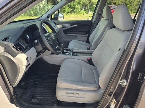 Used 2017 Honda Pilot EX image 13