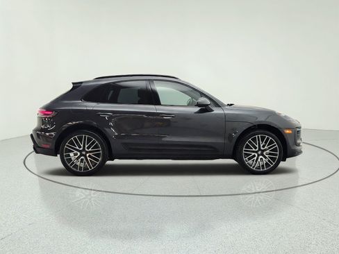 Used 2023 Porsche Macan AWD/4WD image 4
