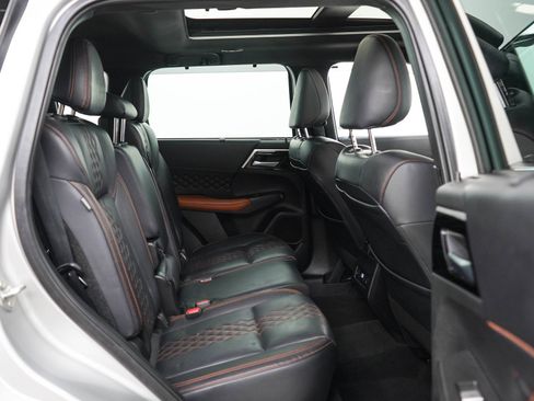 Used 2022 Mitsubishi Outlander SEL AWD/4WD image 12