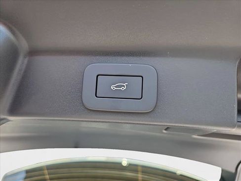 New 2026 Jaguar F-PACE R-Dynamic S image 10