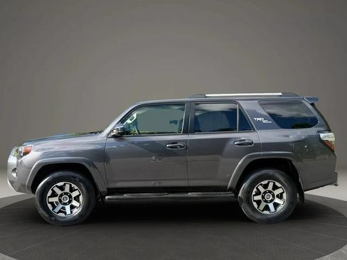 Used 2018 Toyota 4Runner TRD Off-Road AWD/4WD image 8