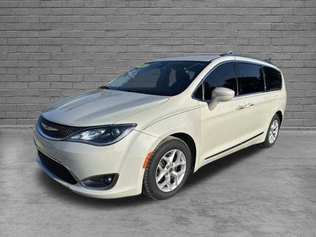 Used 2017 Chrysler Pacifica Touring-L Plus FWD image 4