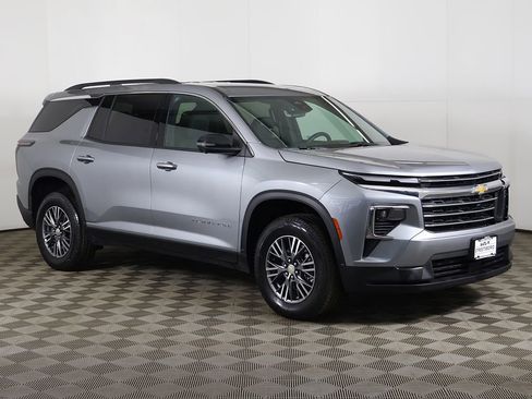 Used 2026 Chevrolet Traverse LT w/ Driver Confidence Package image 56