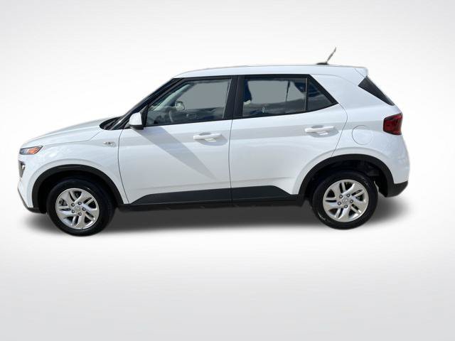 Used 2026 Hyundai Venue SE FWD image 7