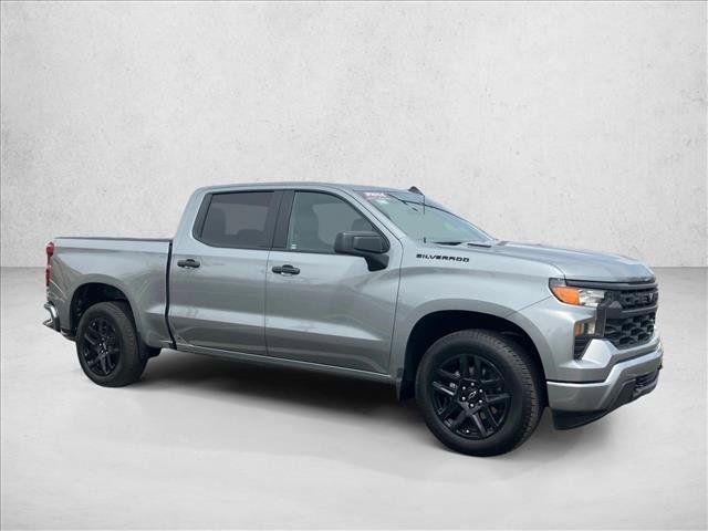 Used 2026 Chevrolet Silverado 1500 Custom w/ LPO, Dark Essentials Package RWD image 3