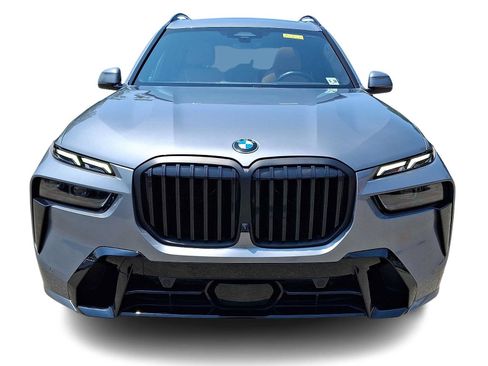 Used 2024 BMW X7 xDrive40i w/ M Sport Package AWD/4WD image 2