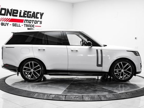 Used 2024 Land Rover Range Rover SE AWD/4WD image 11