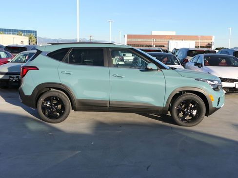 New 2026 Kia Seltos EX image 2