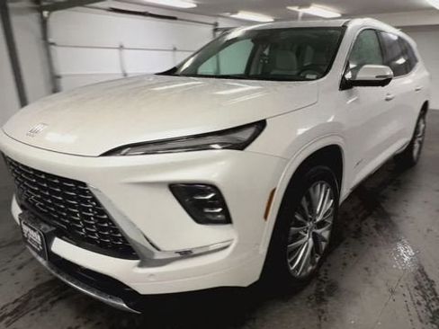 Certified 2025 Buick Enclave Avenir w/ Super Cruise Package image 4