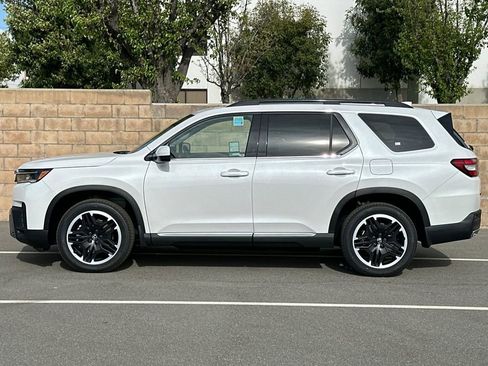 New 2026 Honda Pilot Touring image 7