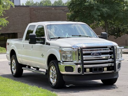 Used 2014 Ford F250 Lariat w/ Lariat Ultimate Package AWD/4WD image 2