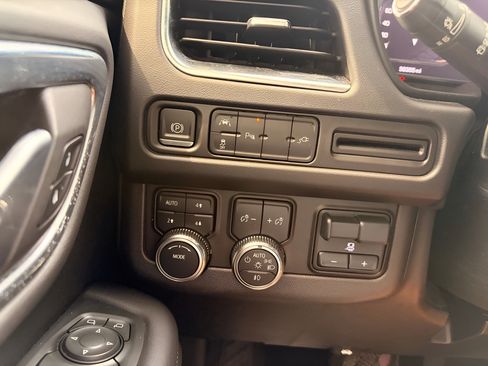 Used 2022 GMC Yukon SLE w/ Max Trailering Package AWD/4WD image 19