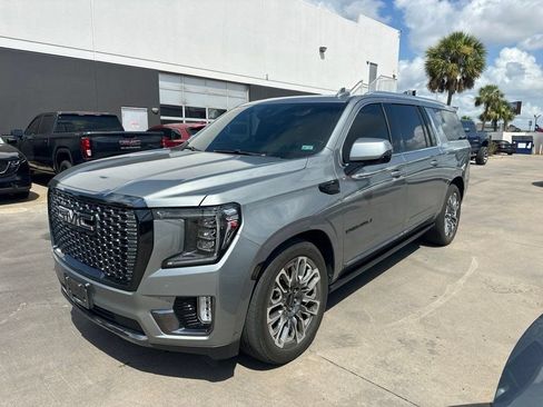 Used 2023 GMC Yukon XL Denali Ultimate AWD/4WD image 1