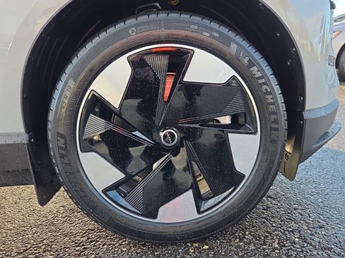 New 2026 Volvo EX30 Plus w/ Protection Package Premier image 10