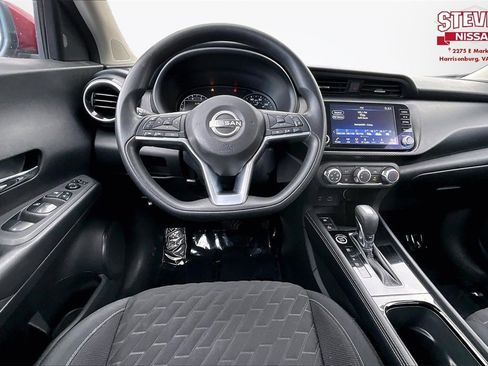 Used 2023 Nissan Kicks SV image 8