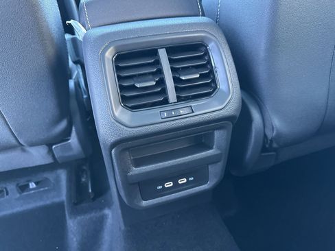New 2026 Volkswagen Taos SEL AWD/4WD image 18