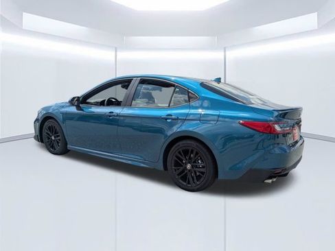 Used 2026 Toyota Camry SE FWD image 6
