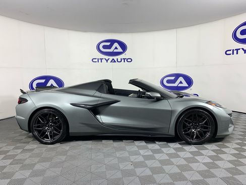 Used 2024 Chevrolet Corvette Z06 RWD image 2