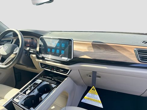 New 2026 Volkswagen Atlas SE FWD image 24