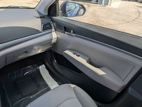 Used 2018 Hyundai Elantra SEL FWD image 18