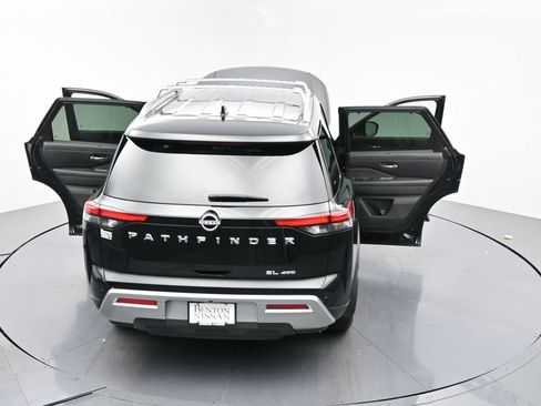 Used 2025 Nissan Pathfinder SL AWD/4WD image 27