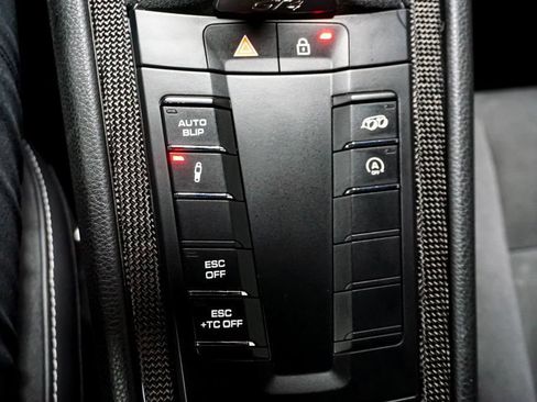 Used 2020 Porsche 718 Cayman GT4 RWD image 28