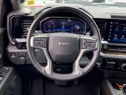 Used 2022 Chevrolet Silverado 1500 LT Trail Boss w/ Convenience Package II image 6