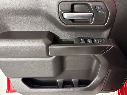 Used 2025 Chevrolet Silverado 1500 Custom image 18