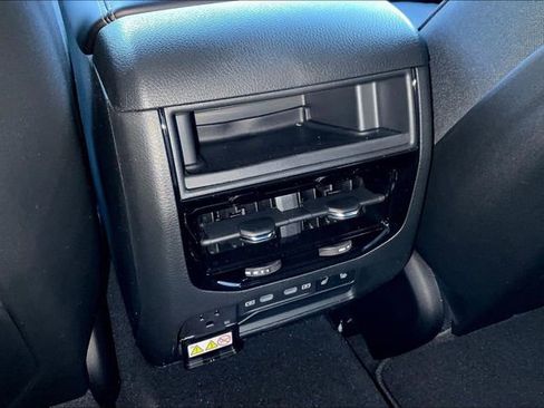 New 2026 Jeep Grand Cherokee Limited AWD/4WD image 17