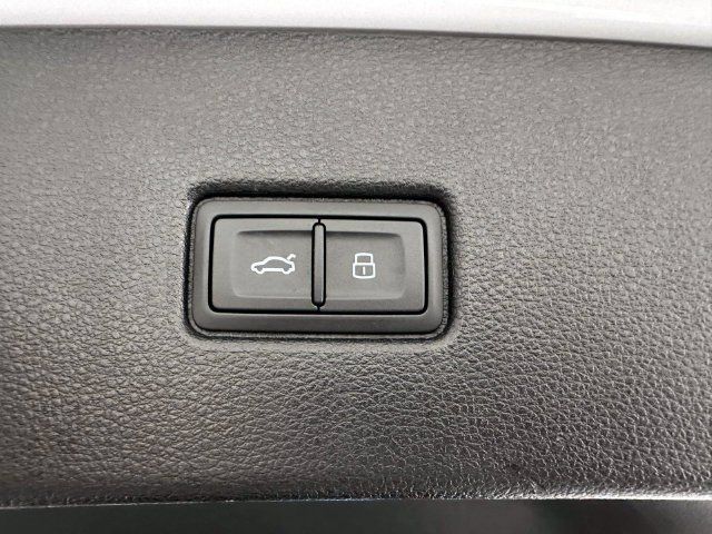 Used 2023 Audi SQ5 Premium Plus w/ Premium Plus Package AWD/4WD image 11