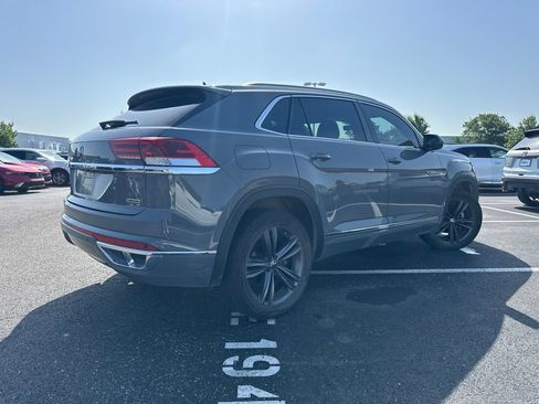 Used 2022 Volkswagen Atlas Cross Sport SEL R-Line AWD/4WD image 13