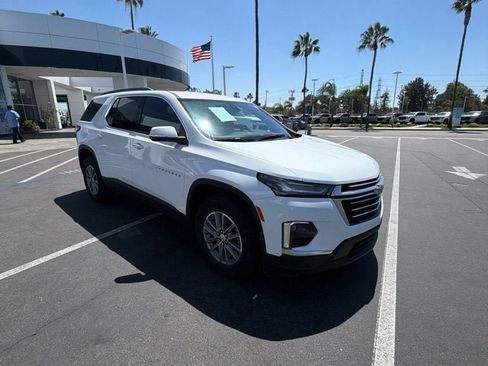 Used 2023 Chevrolet Traverse LT w/ Rear Camera Mirror Package AWD/4WD image 3