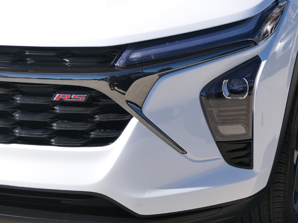 Used 2025 Chevrolet Trax RS w/ Driver Confidence Package FWD image 7