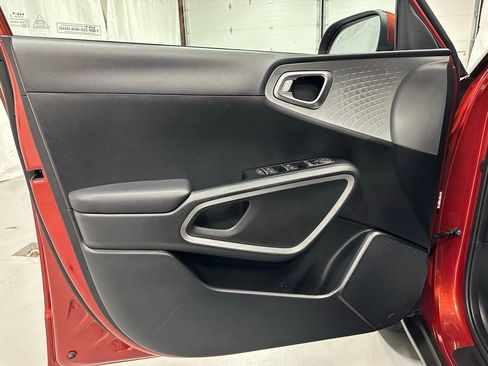 Used 2024 Kia Soul LX w/ Option Group 015 image 8