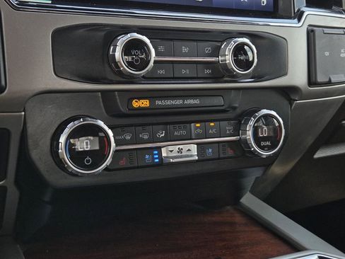 Used 2022 Ford F250 King Ranch w/ King Ranch Ultimate Package AWD/4WD image 28