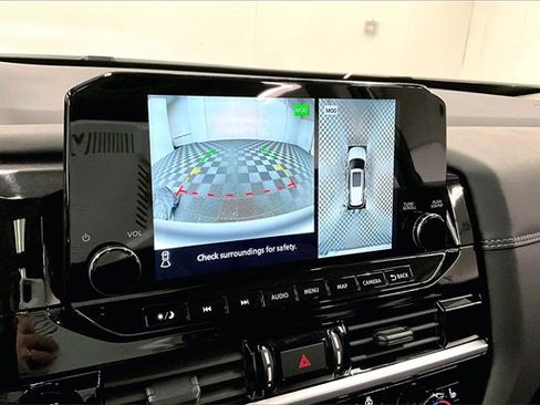 New 2025 Nissan Pathfinder Platinum image 25