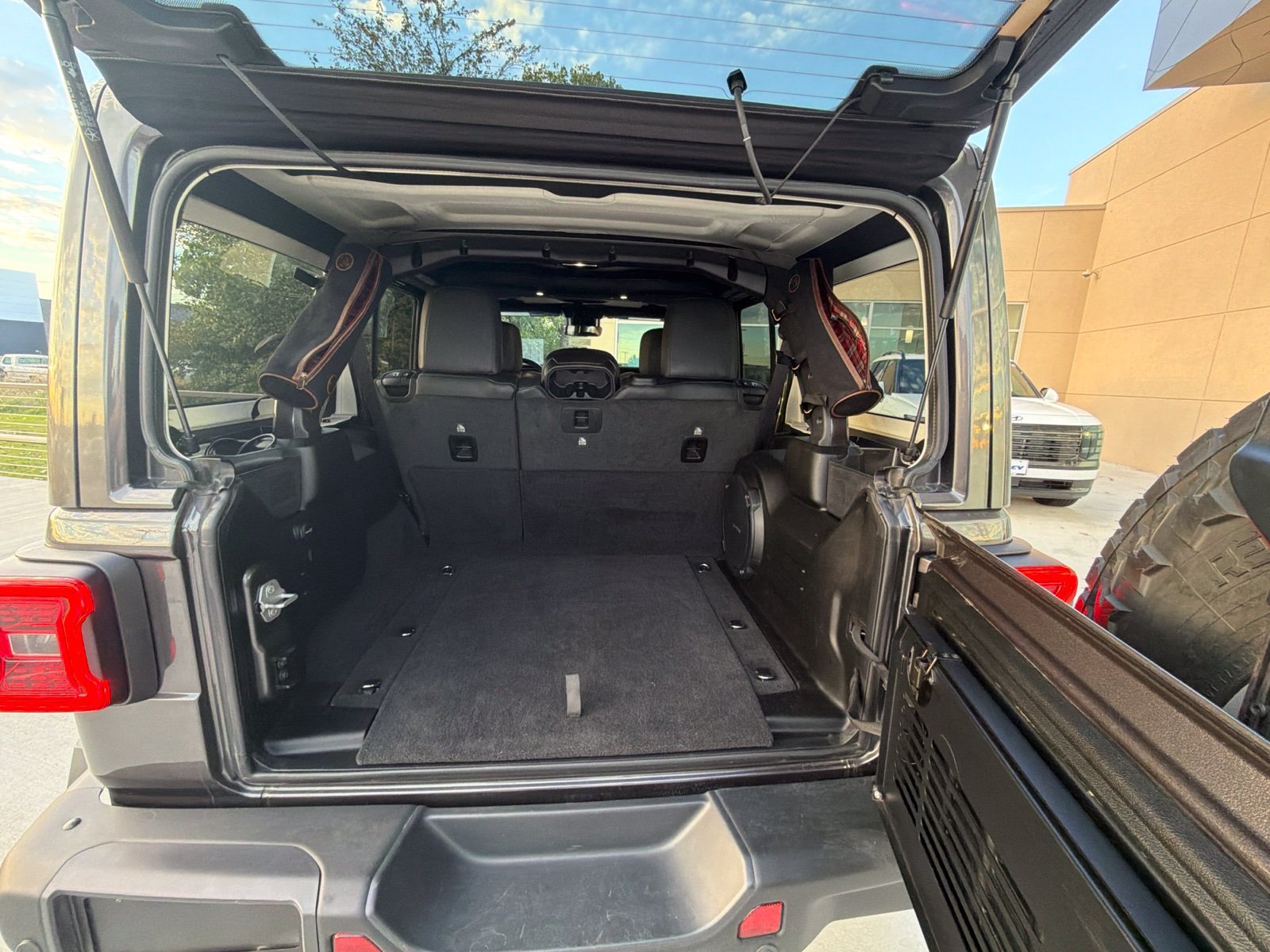 Used 2025 Jeep Wrangler Unlimited Rubicon 392 AWD/4WD image 20
