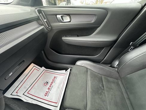 Used 2020 Volvo XC40 T5 R-Design image 18