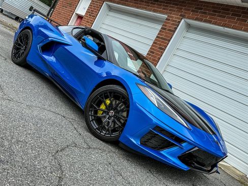 Used 2024 Chevrolet Corvette Stingray Coupe w/ 1LT RWD image 38