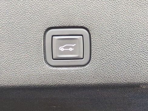 Certified 2023 Cadillac XT6 Premium Luxury FWD image 33