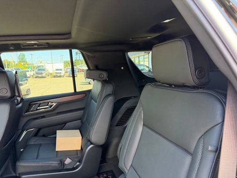 New 2026 GMC Yukon Denali w/ Denali Reserve Package AWD/4WD image 13