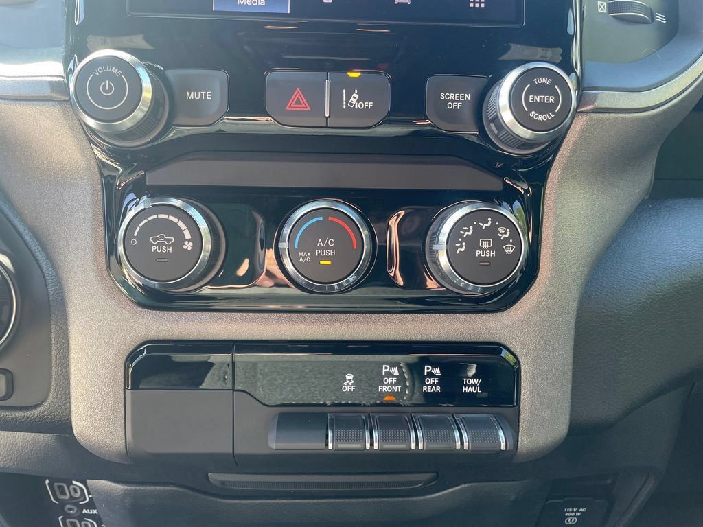 New 2026 RAM 1500 Warlock AWD/4WD image 16