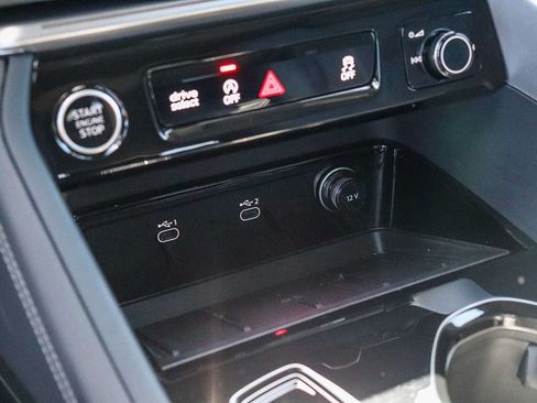 Used 2025 Audi Q5 Premium Plus w/ Premium Plus AWD/4WD image 23