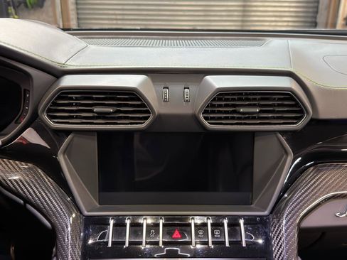 Used 2019 Lamborghini Urus AWD/4WD image 10