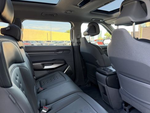 Used 2024 Kia EV9 Wind AWD/4WD image 40