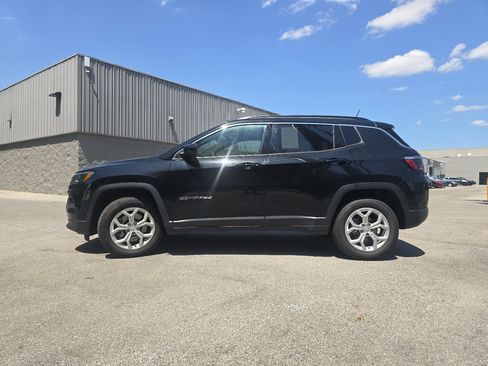 Used 2024 Jeep Compass Latitude AWD/4WD image 12