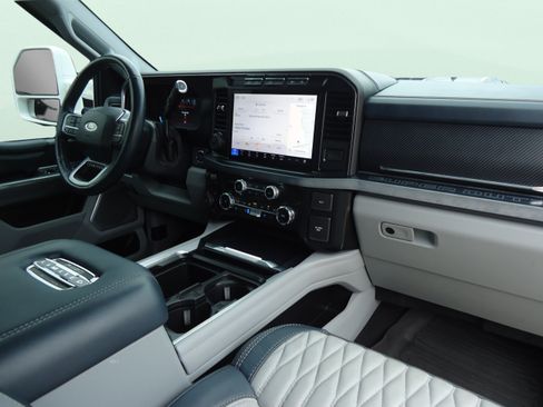 Used 2024 Ford F450 Limited w/ FX4 Off-Road Package AWD/4WD image 39