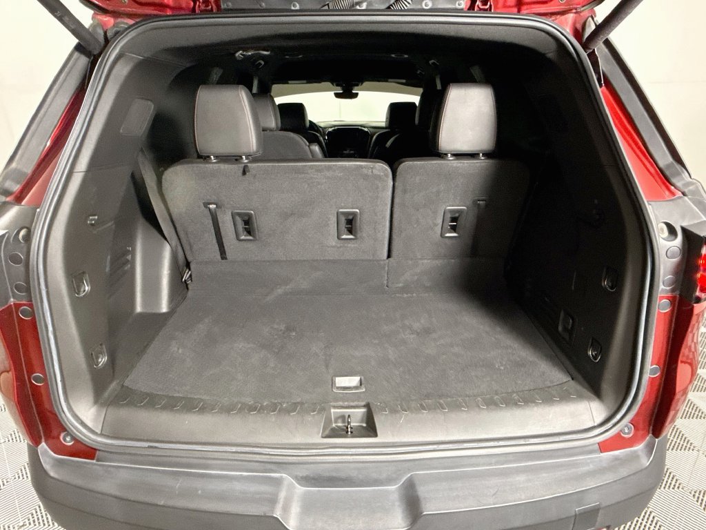 Used 2023 Chevrolet Traverse RS FWD image 26