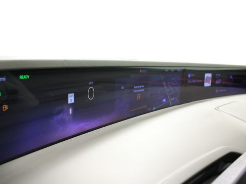 Used 2024 Lincoln Nautilus Premier image 22