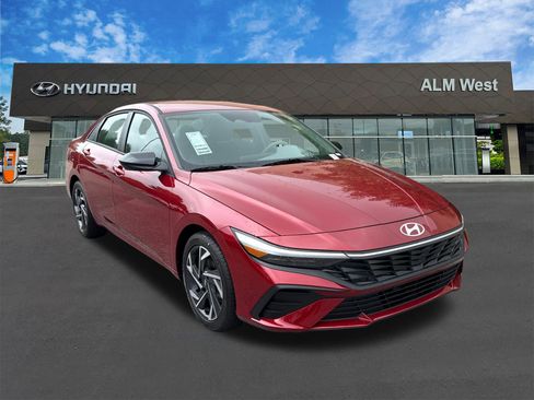 Certified 2025 Hyundai Elantra Sport FWD image 3